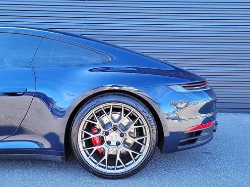 Photo 4 of 27 of 2022 Porsche 911 Carrera S