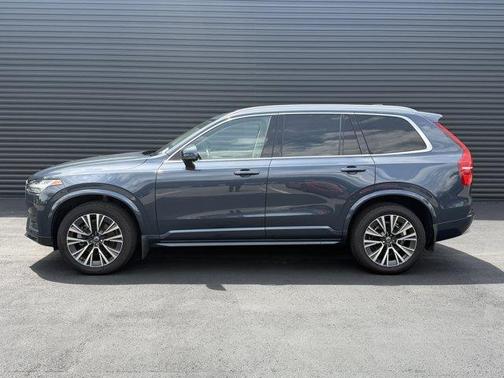 Denim Blue Metallic 2022 Volvo XC90 T5 Momentum 7 Passenger