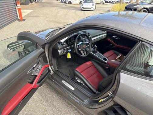 2018 Porsche 718 Cayman Base