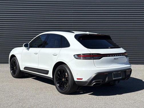 2022 Porsche Macan Base