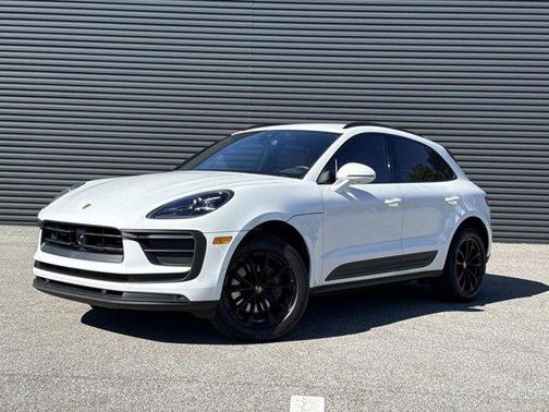 2022 Porsche Macan Base