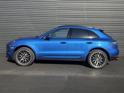 Sapphire Blue Metallic 2020 Porsche Macan Base