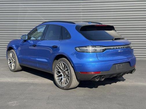 Sapphire Blue Metallic 2020 Porsche Macan Base