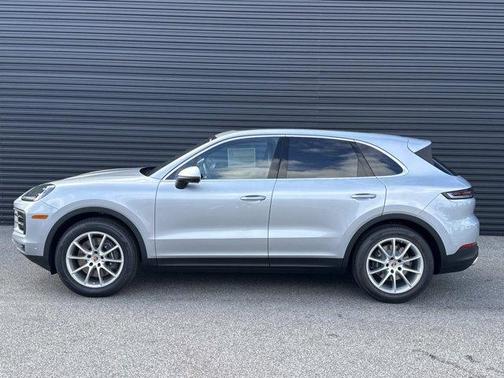 Dolomite Silver Metallic 2026 Porsche Cayenne Base