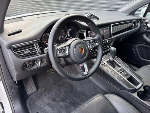 2021 Porsche Macan Base