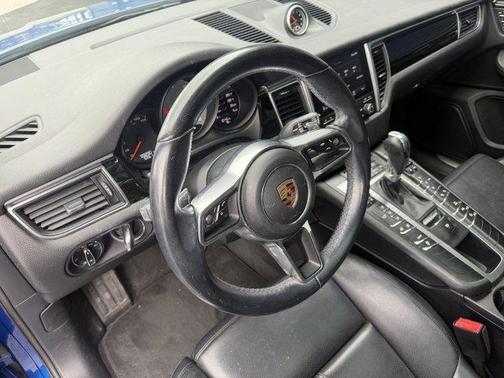 Sapphire Blue Metallic 2017 Porsche Macan S