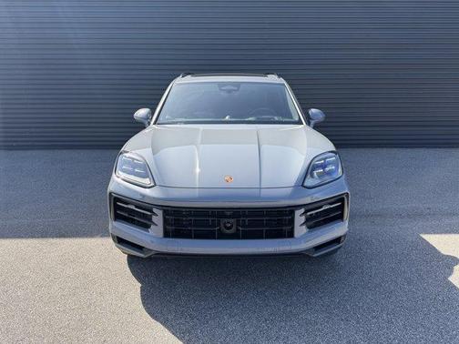 Arctic Grey 2026 Porsche Cayenne Base