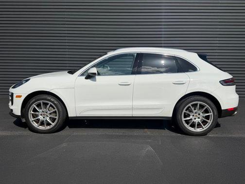 White 2019 Porsche Macan S