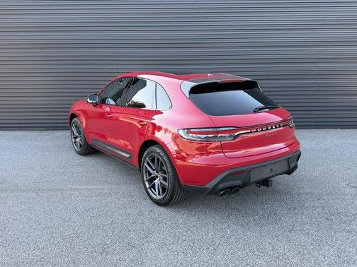 2025 Porsche Macan T
