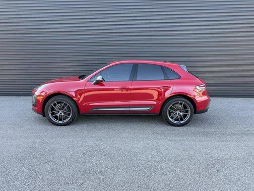 2025 Porsche Macan T