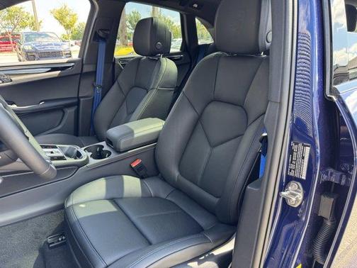 2025 Porsche Macan T
