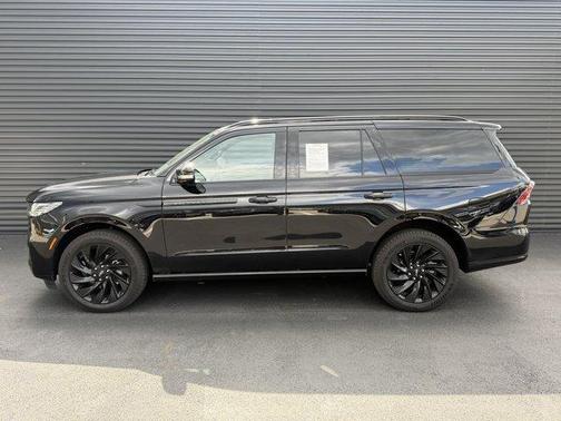 Black Metallic 2026 Lincoln Navigator Reserve