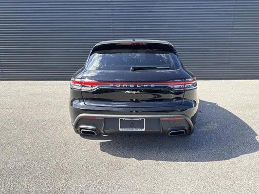 2026 Porsche Macan Base