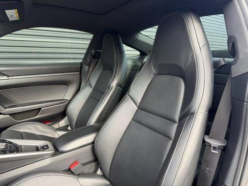 2020 Porsche 911 Carrera 4S