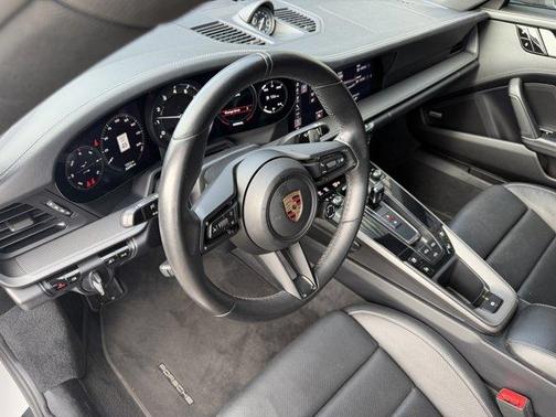 2020 Porsche 911 Carrera 4S