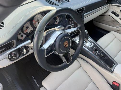 2019 Porsche 911 Carrera S