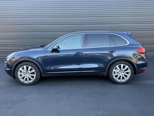 Dark Blue Metallic 2013 Porsche Cayenne S