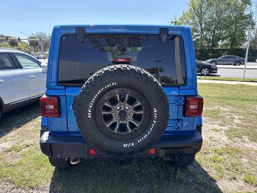 Hydro Blue Pearlcoat 2021 Jeep Wrangler Unlimited Rubicon 392