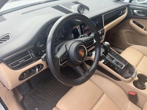 Carrara White Metallic 2022 Porsche Macan S