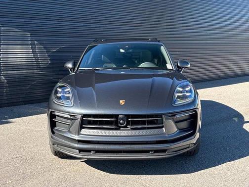 2025 Porsche Macan Base