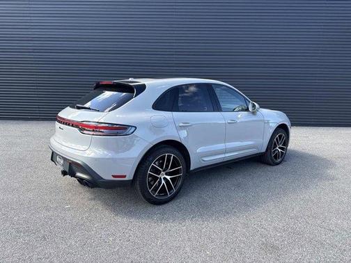2022 Porsche Macan Base