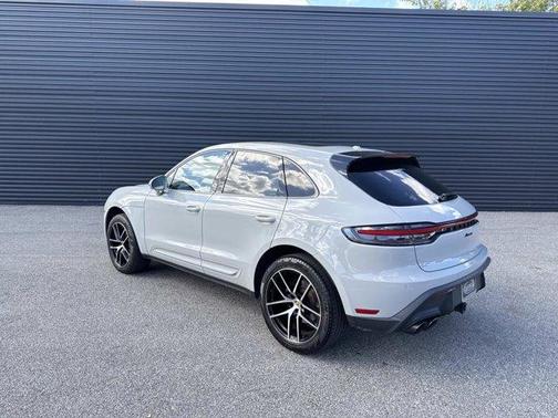 2022 Porsche Macan Base