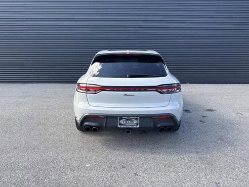 2022 Porsche Macan Base