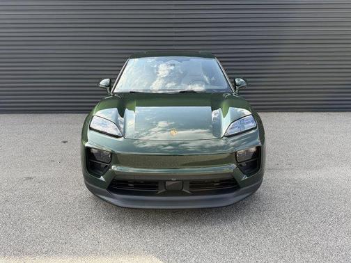 2026 Porsche Macan 4