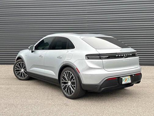 2024 Porsche Macan 4