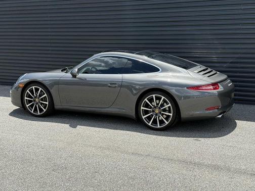 2015 Porsche 911 Carrera