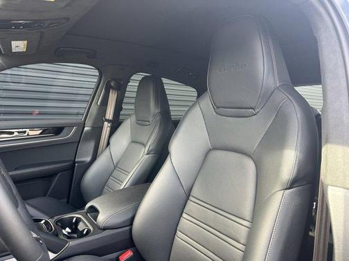 2025 Porsche Cayenne Turbo
