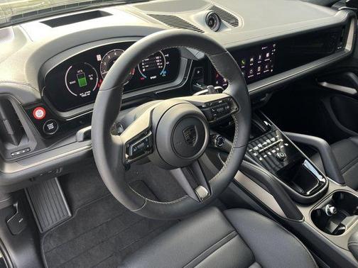 2025 Porsche Cayenne Turbo