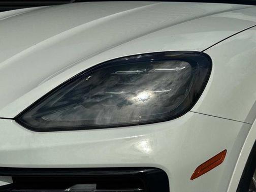 2025 Porsche Cayenne AWD