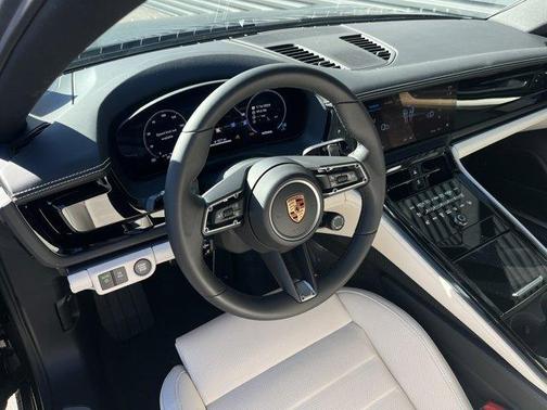 Volcano Grey Metallic 2026 Porsche Panamera 4