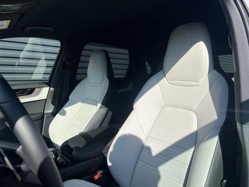 2025 Porsche Cayenne S