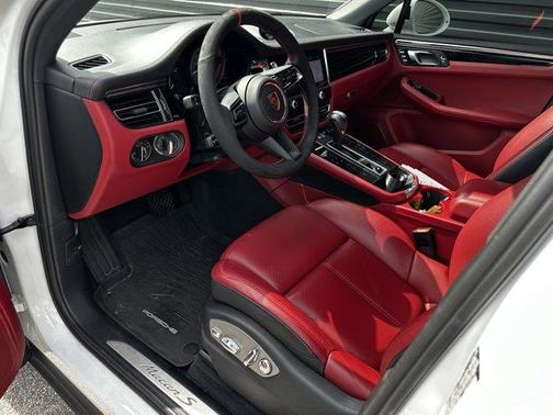 2023 Porsche Macan S