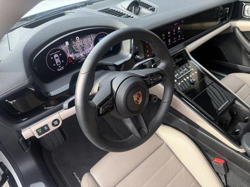 Carrara White Metallic 2025 Porsche Panamera Base