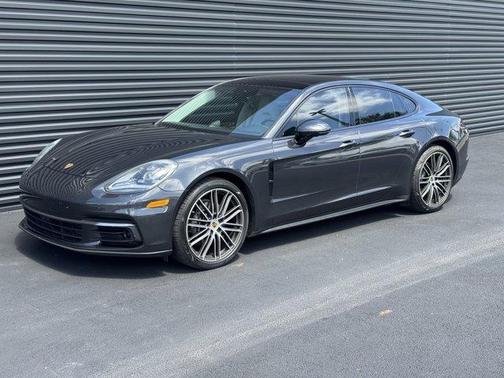 Volcano Grey Metallic 2018 Porsche Panamera 4