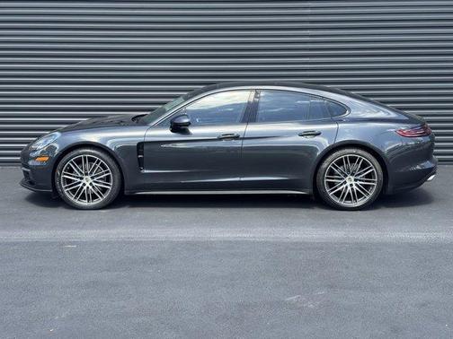 Volcano Grey Metallic 2018 Porsche Panamera 4