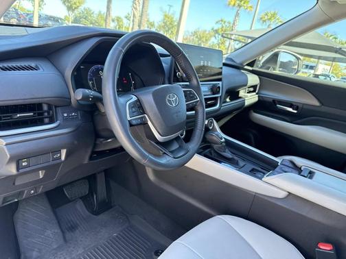 2024 Toyota Grand Highlander XLE