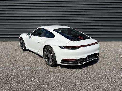 2022 Porsche 911 Carrera