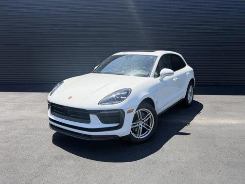 White 2023 Porsche Macan Base