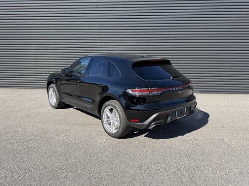 2026 Porsche Macan Base
