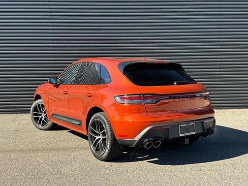 2025 Porsche Macan Base