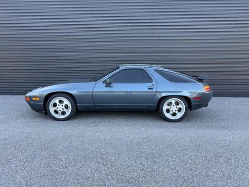 1987 Porsche 928 S4