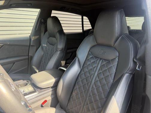 Mythos Black Metallic 2022 Audi SQ8 4.0T Prestige