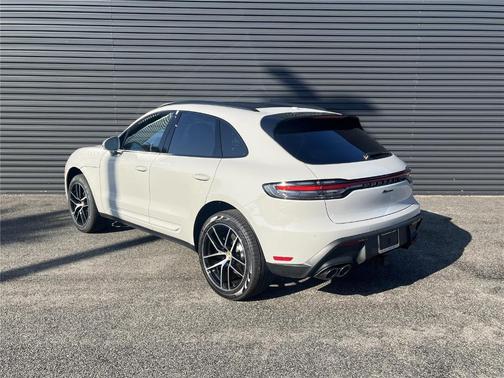 2026 Porsche Macan Base