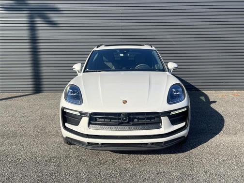 2026 Porsche Macan Base