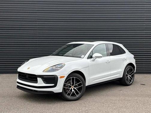 2025 Porsche Macan Base