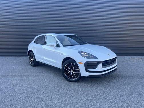 2025 Porsche Macan Base